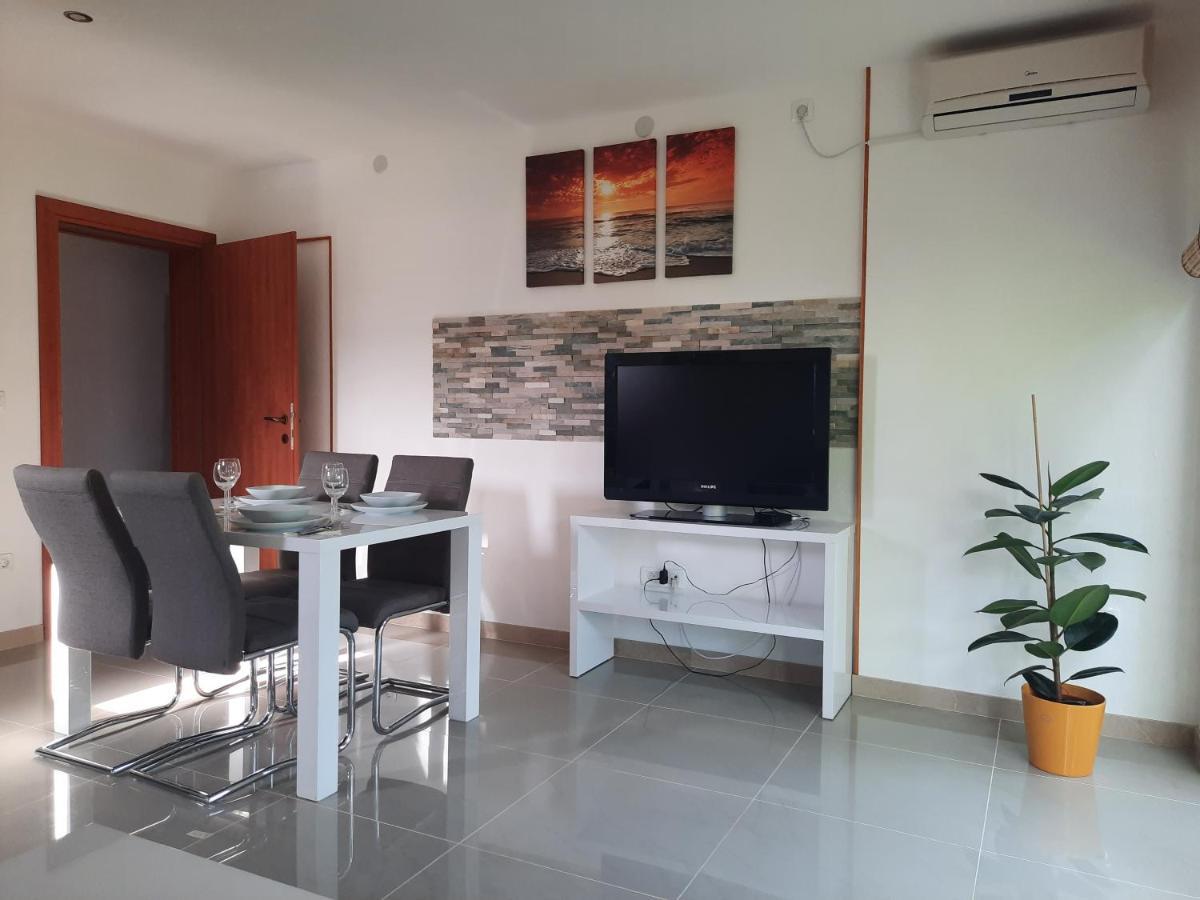 Apartmani Scripea Škrip المظهر الخارجي الصورة