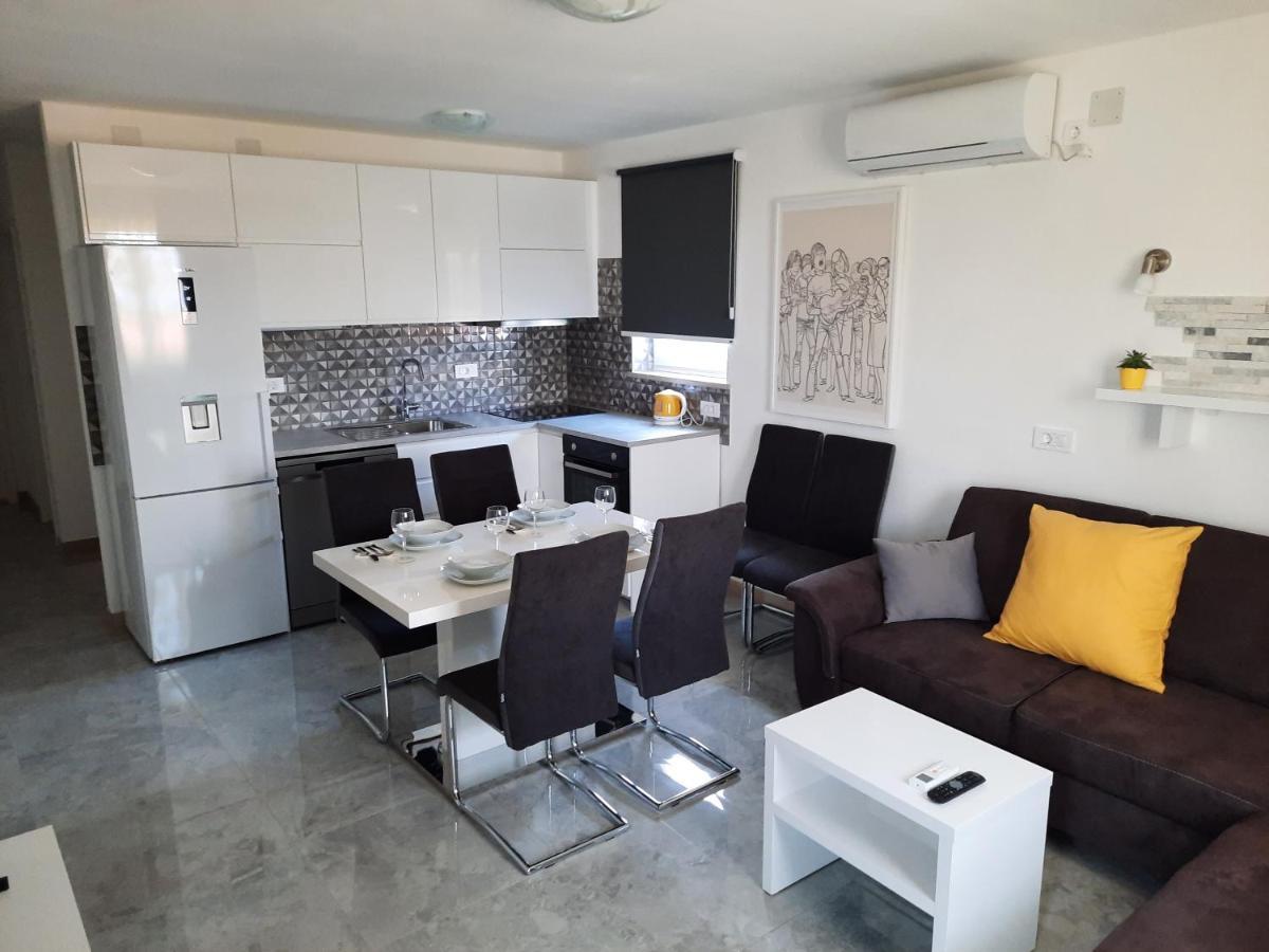 Apartmani Scripea Škrip المظهر الخارجي الصورة
