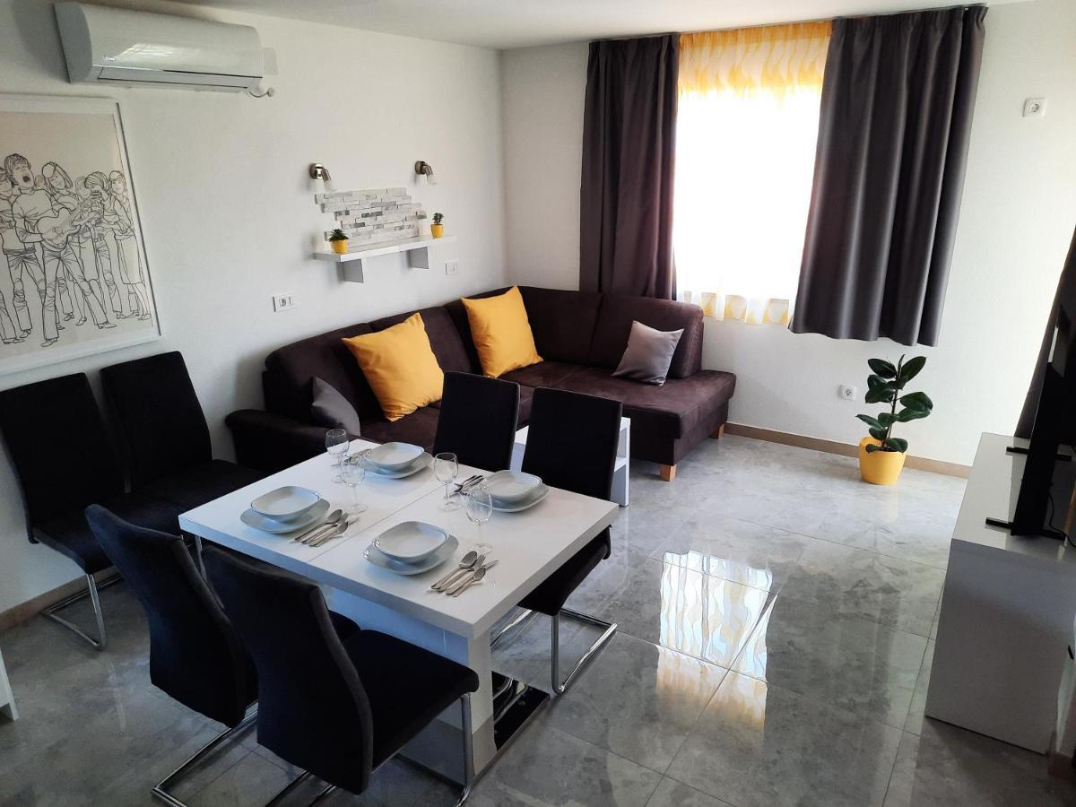 Apartmani Scripea Škrip المظهر الخارجي الصورة
