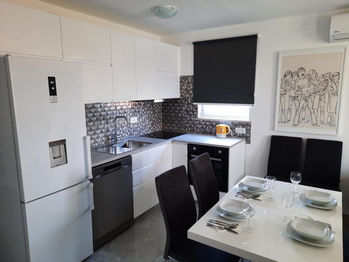Apartmani Scripea Škrip المظهر الخارجي الصورة