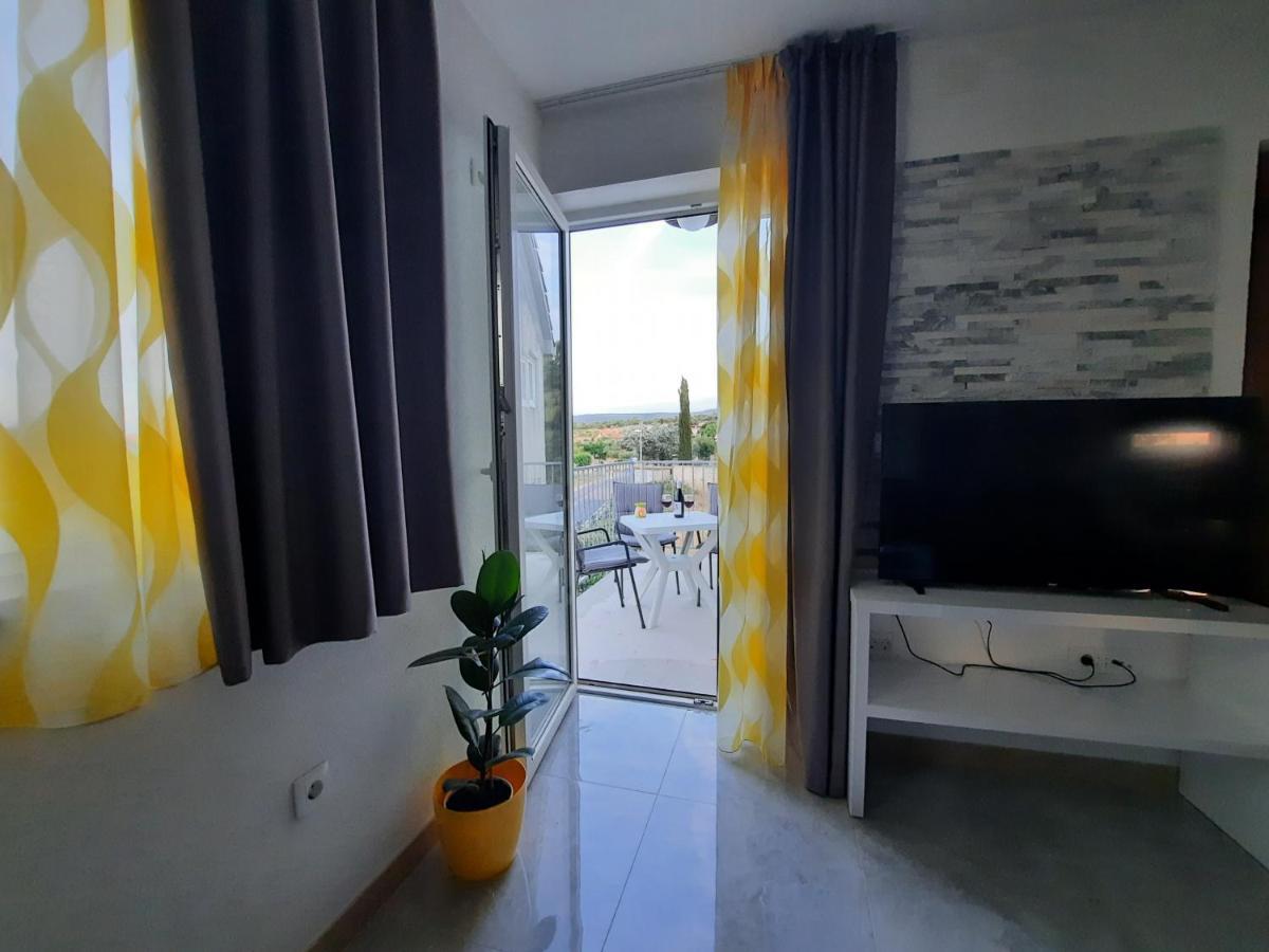 Apartmani Scripea Škrip المظهر الخارجي الصورة