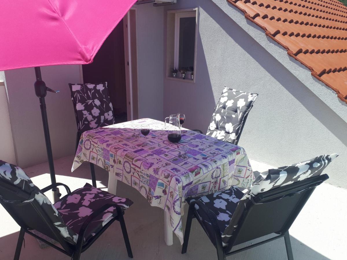 Apartmani Scripea Škrip المظهر الخارجي الصورة